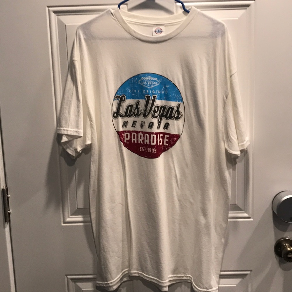 4/$20⭐️ NWOT XL Las Vegas Shirt. Unisex